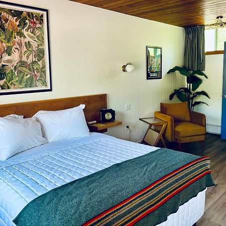 The Sierra Motel Траверс-Сіті Екстер'єр фото