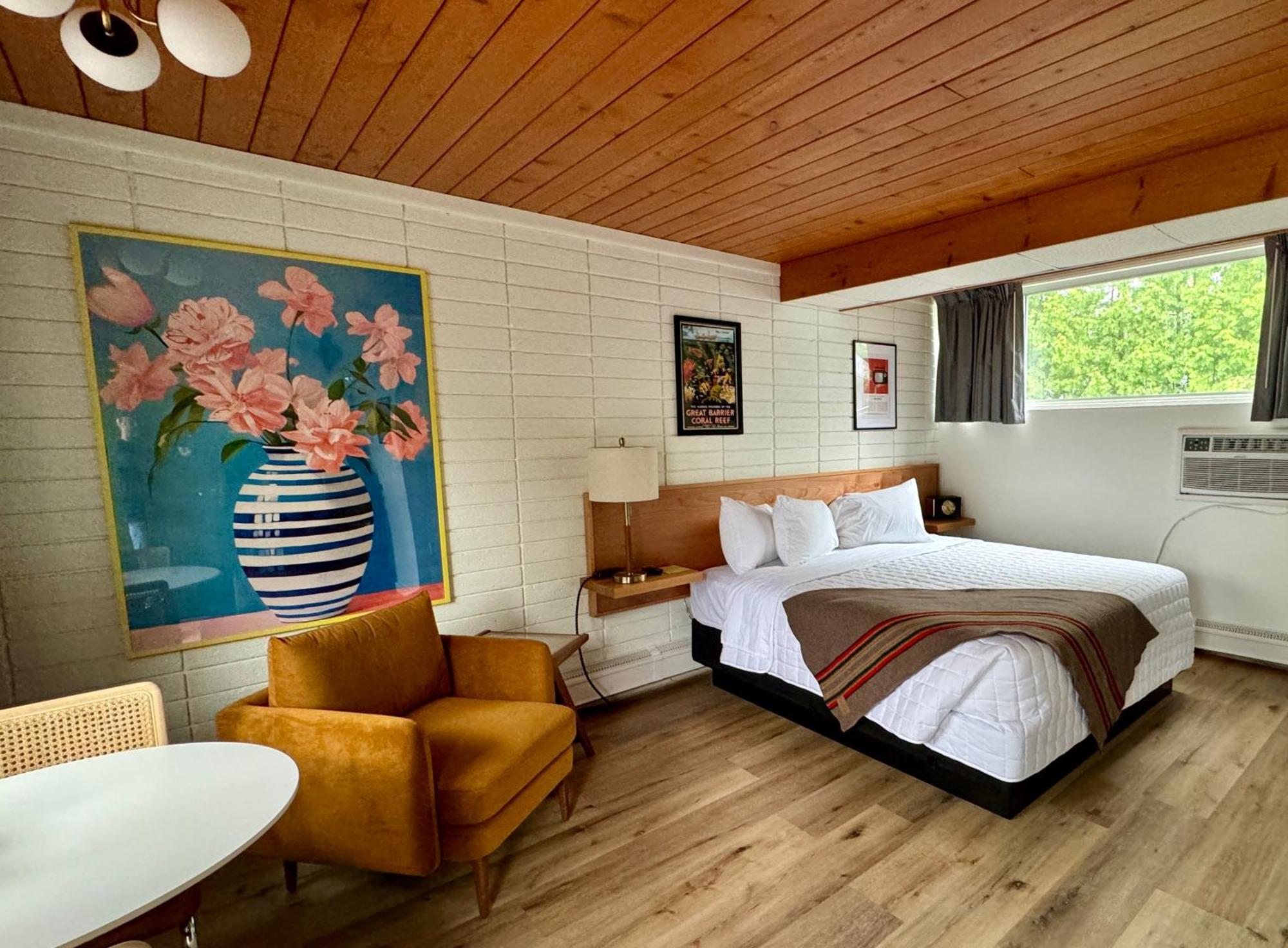 The Sierra Motel Траверс-Сіті Екстер'єр фото
